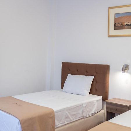 Hostal Los Frayles 파라카스 외부 사진