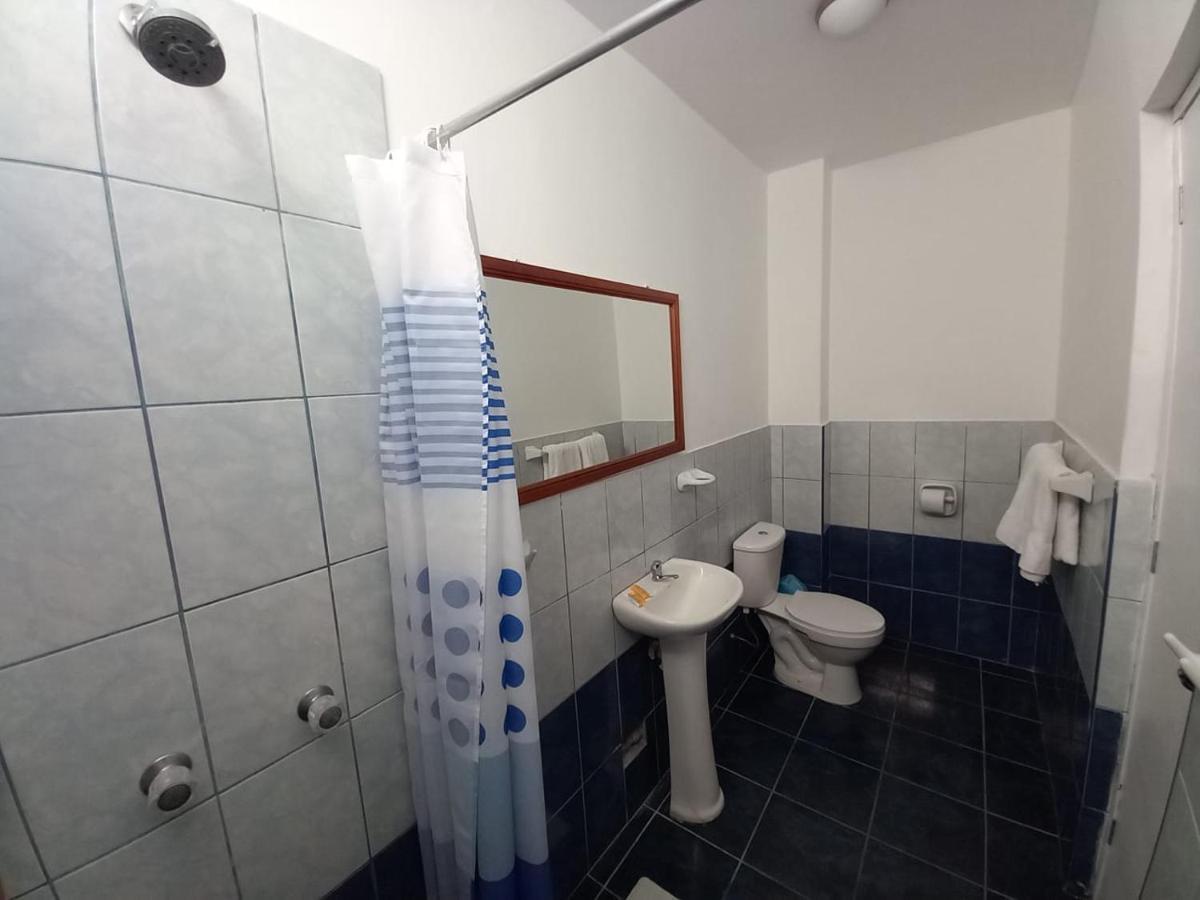 Hostal Los Frayles 파라카스 외부 사진