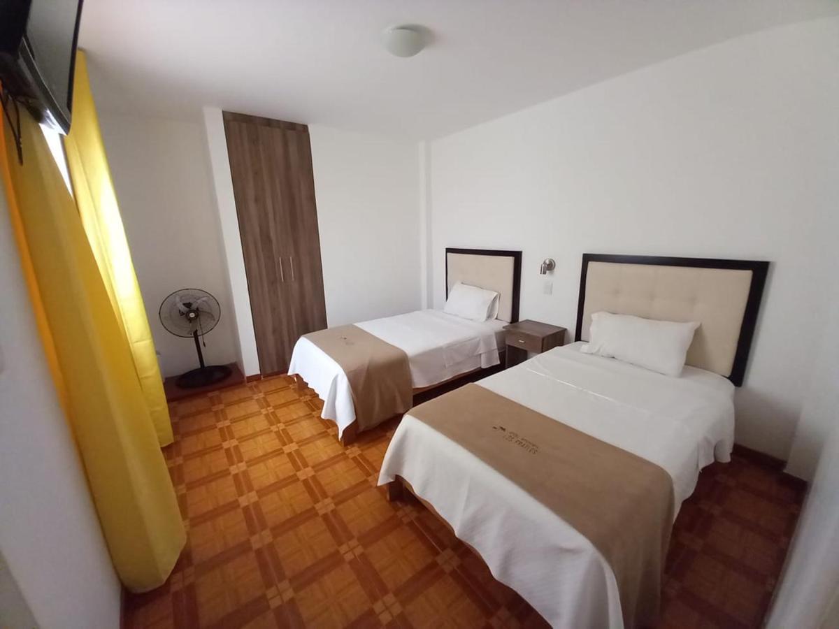 Hostal Los Frayles 파라카스 외부 사진