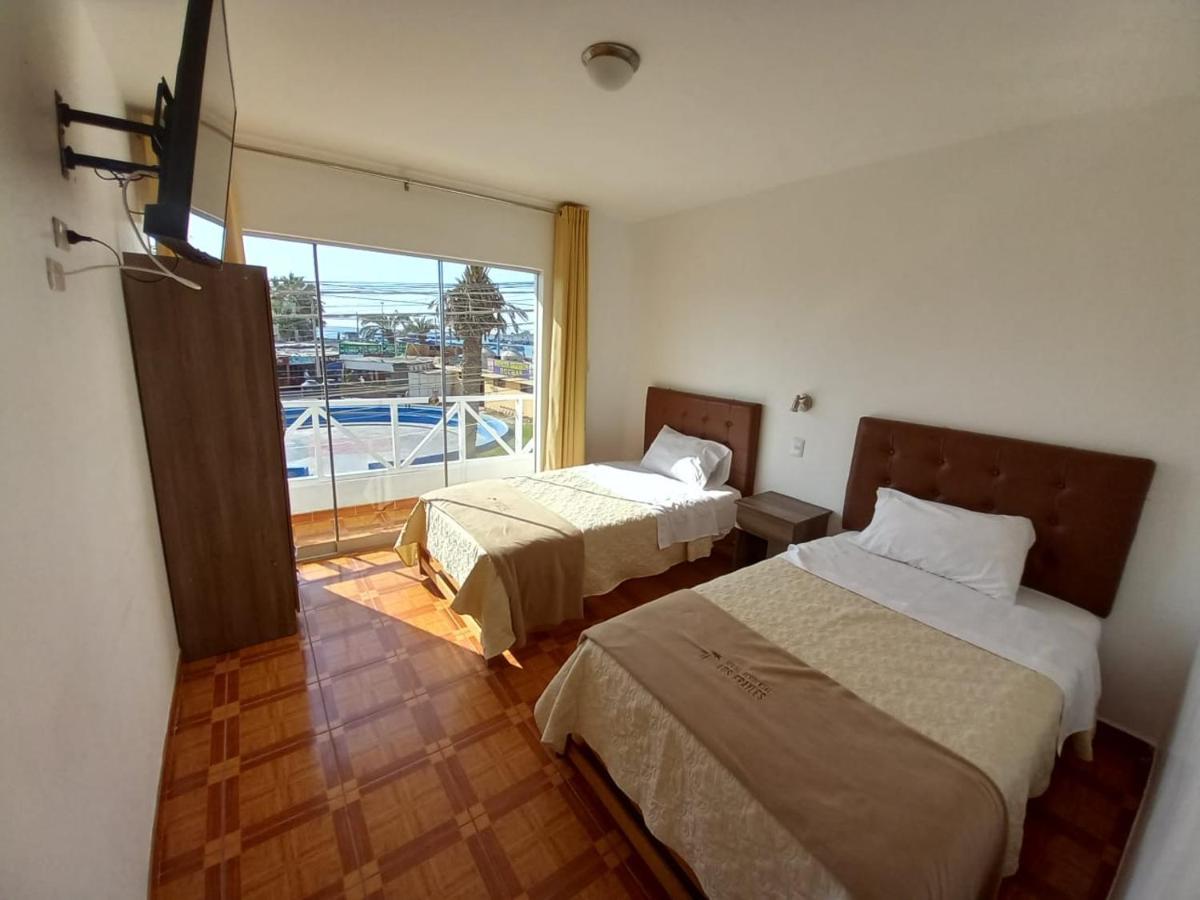 Hostal Los Frayles 파라카스 외부 사진