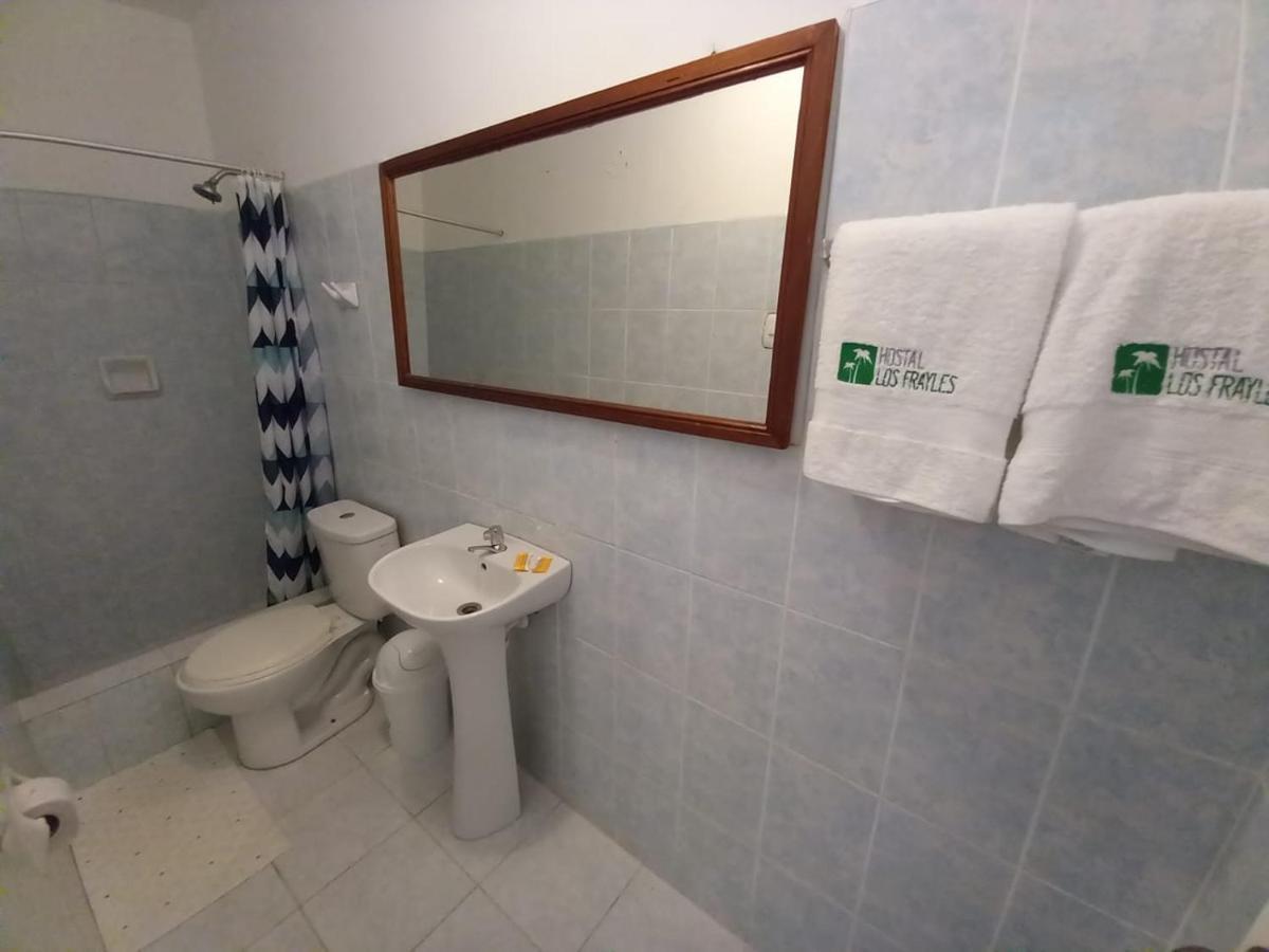 Hostal Los Frayles 파라카스 외부 사진