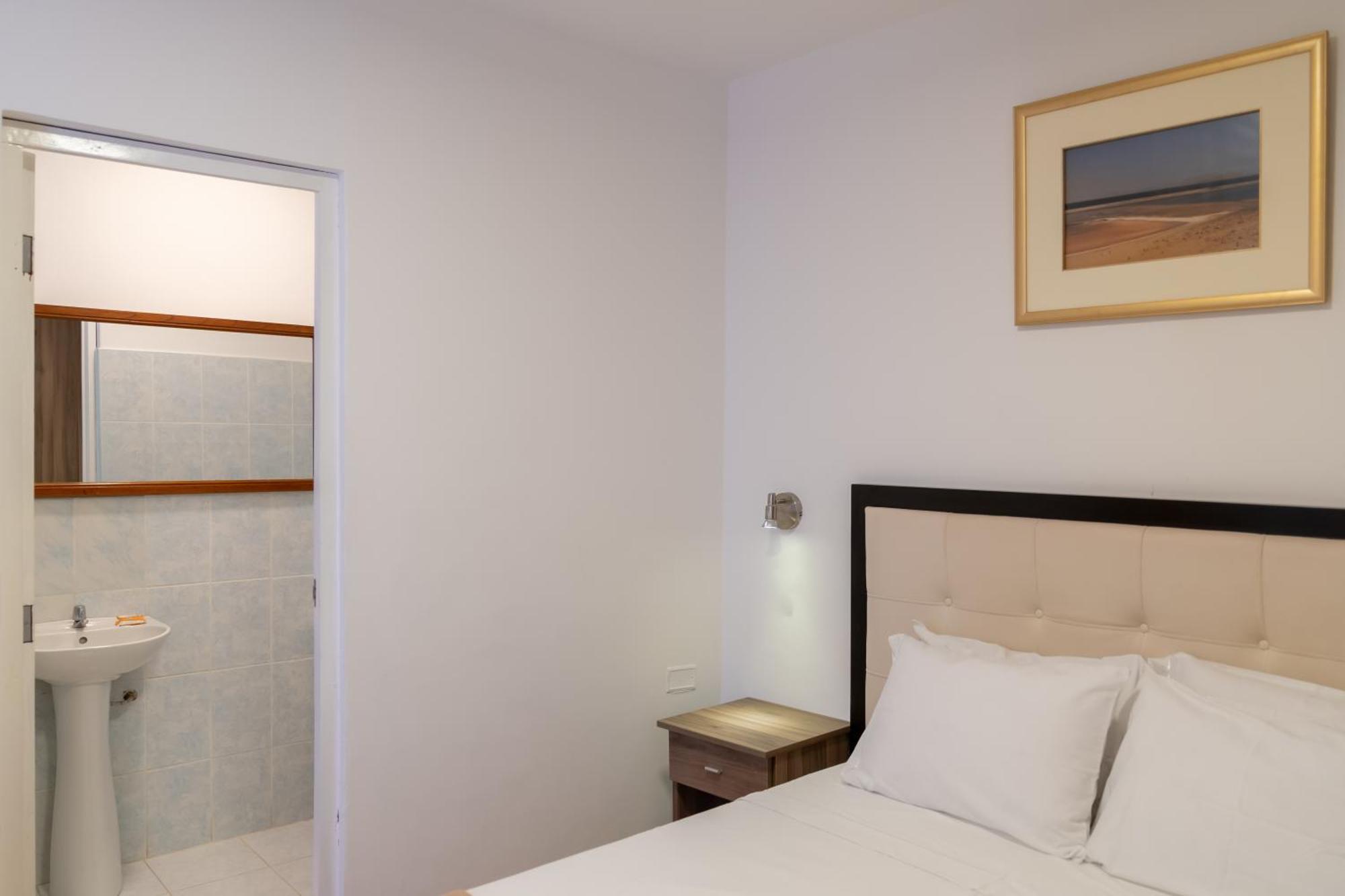 Hostal Los Frayles 파라카스 외부 사진