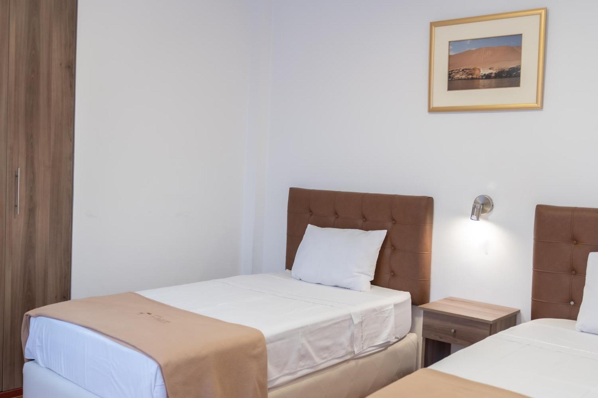 Hostal Los Frayles 파라카스 외부 사진