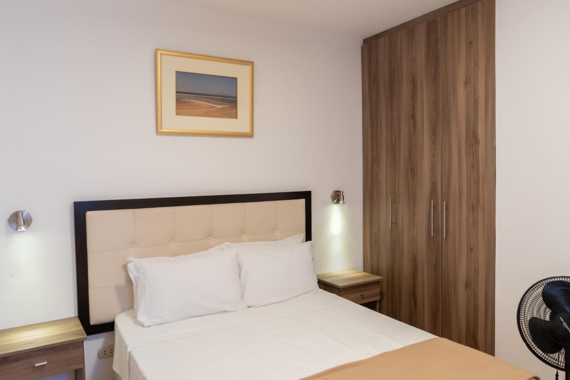 Hostal Los Frayles 파라카스 외부 사진