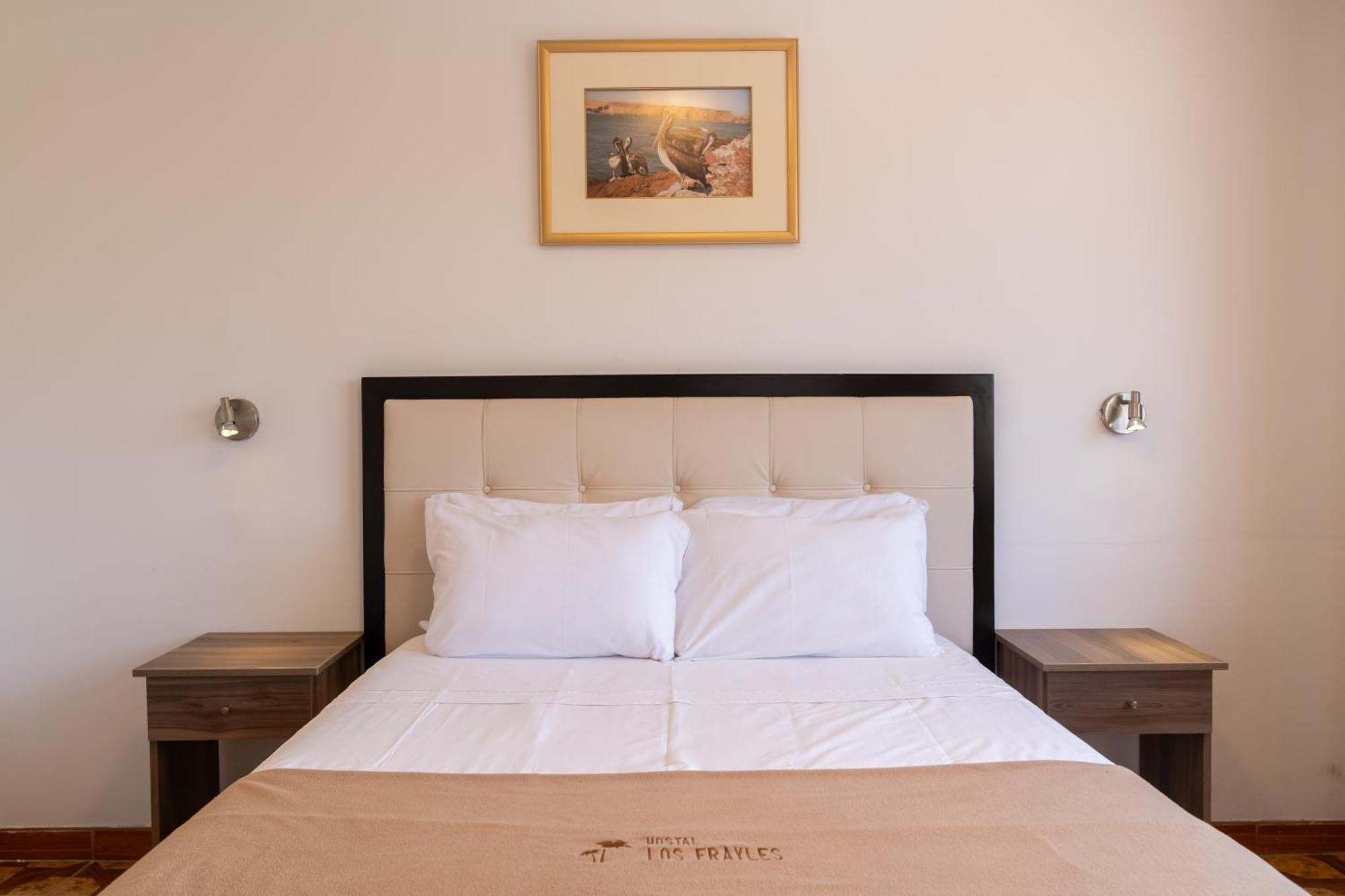 Hostal Los Frayles 파라카스 외부 사진