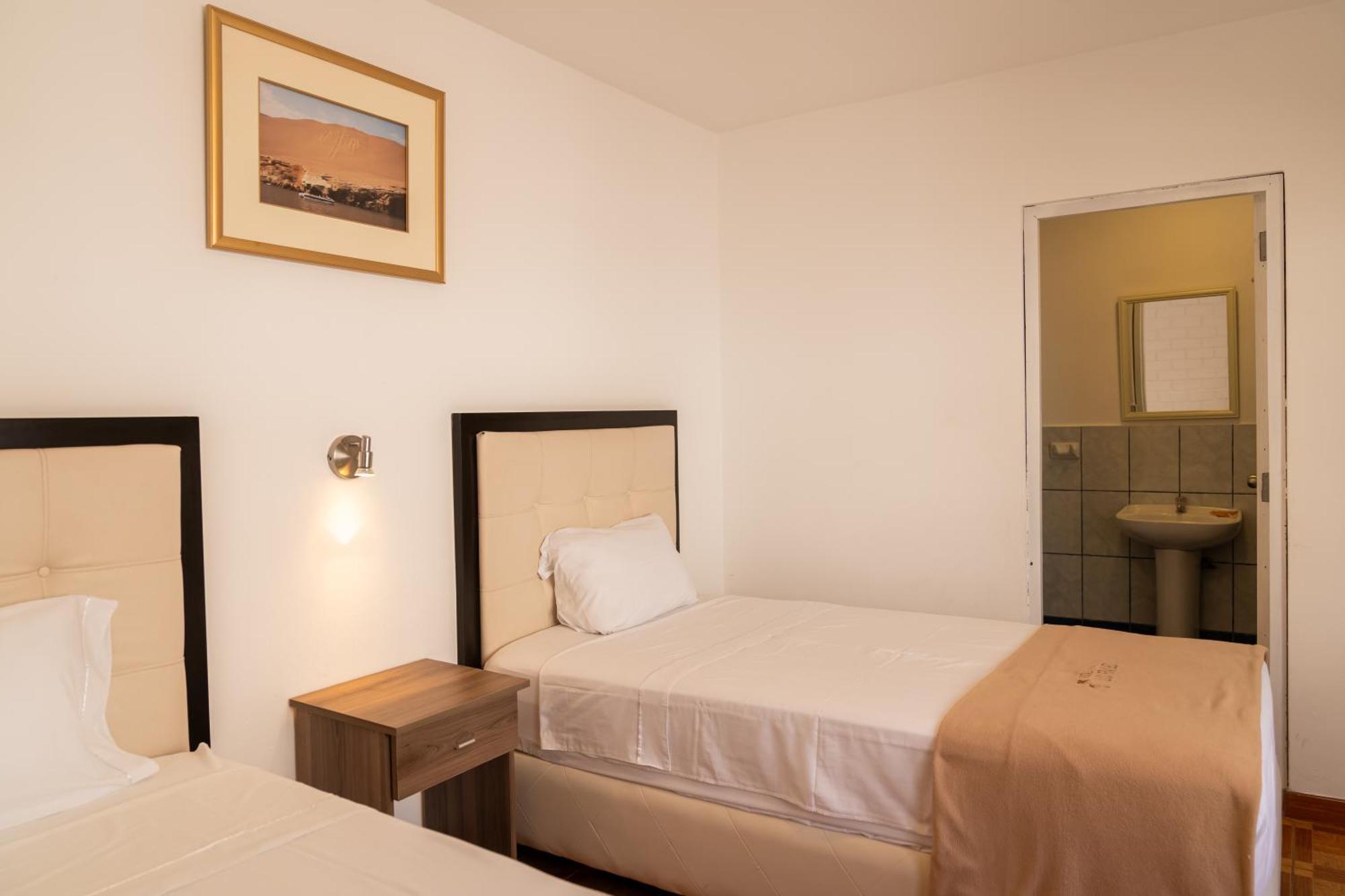 Hostal Los Frayles 파라카스 외부 사진