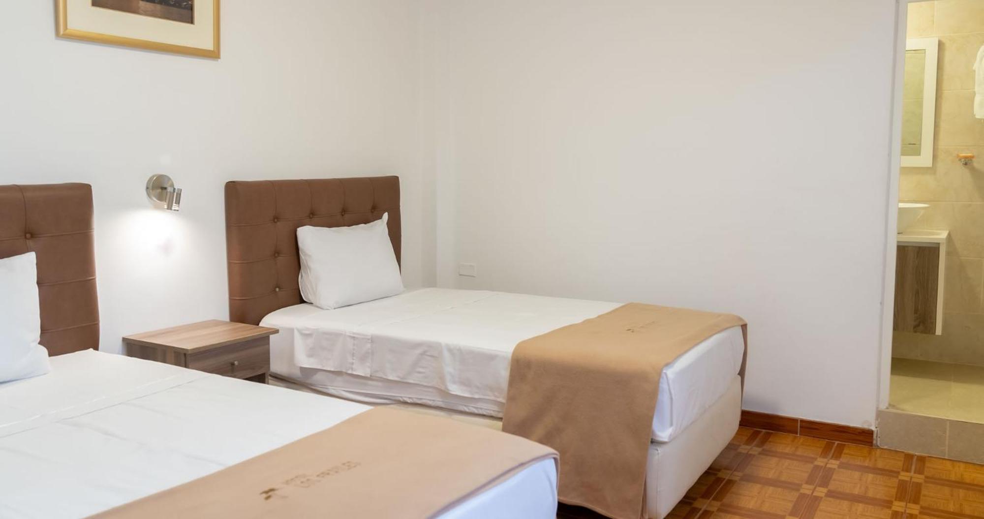 Hostal Los Frayles 파라카스 외부 사진